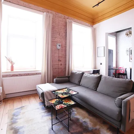 19 Century Heritage 2+2