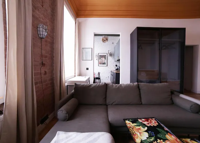 19 Century Heritage 2+2 아파트