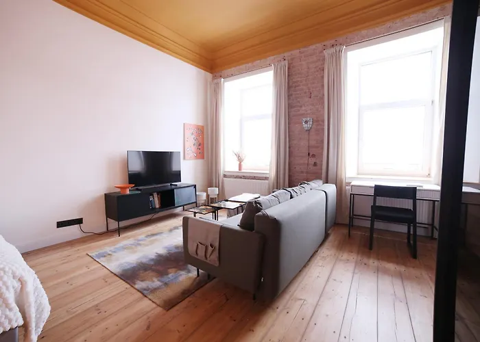 19 Century Heritage 2+2 카우나스