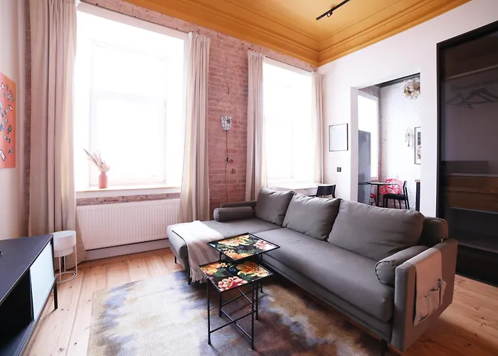 19 Century Heritage 2+2