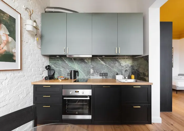 19 Century Heritage 2+2 *